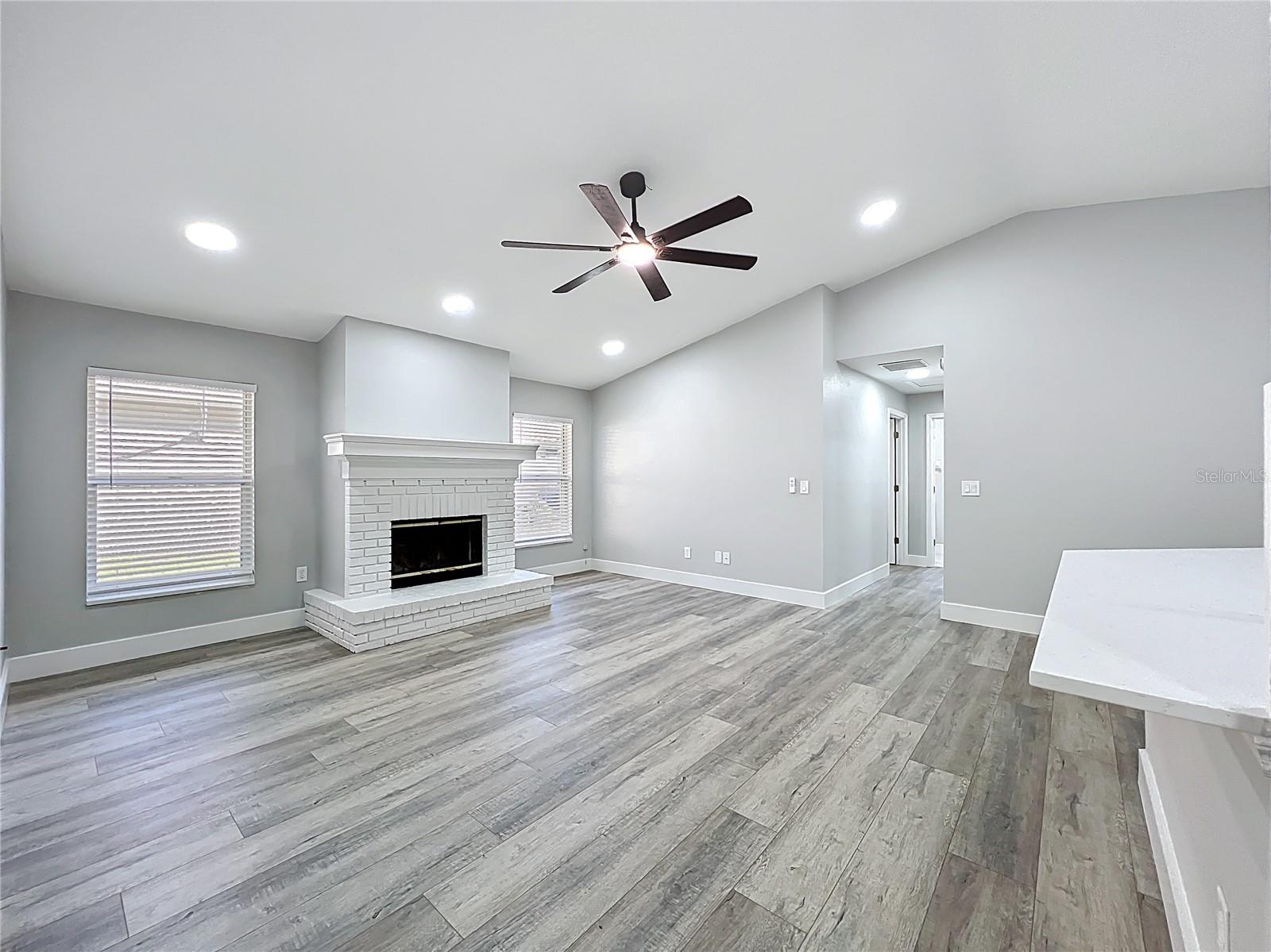 ALAFAYA WOODS PH 10 - Residential