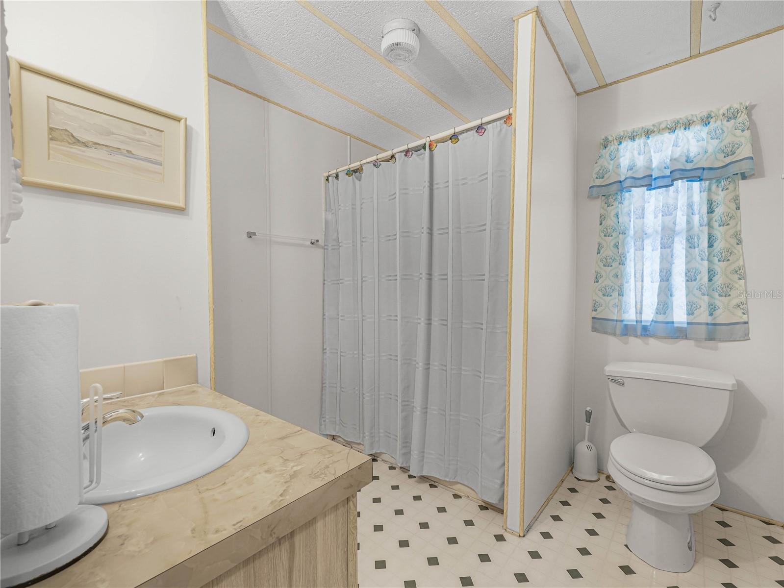 FOXWOOD LAKE ESTATES PH 01 - Residential