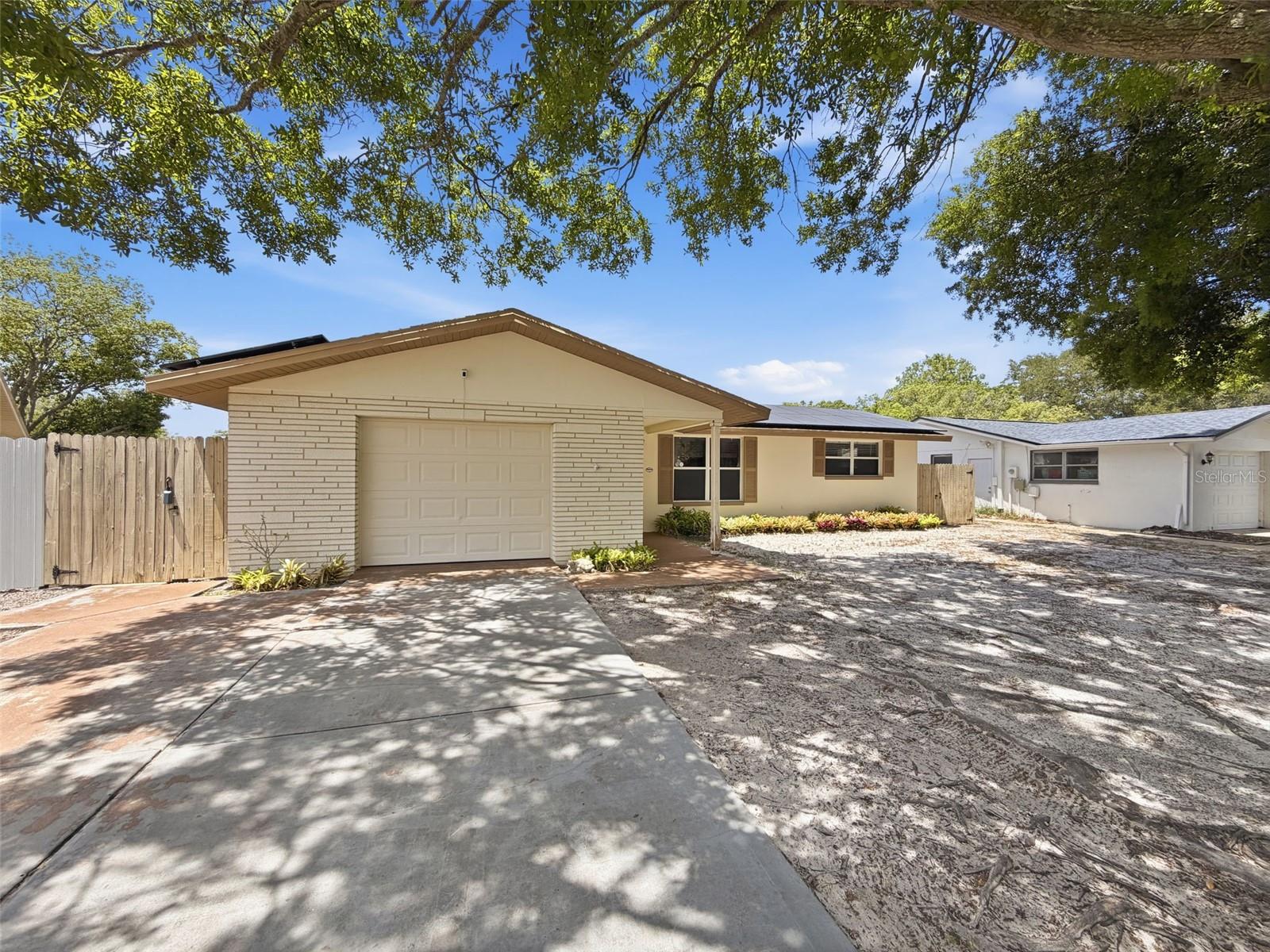 JASMINE LAKES - Residential