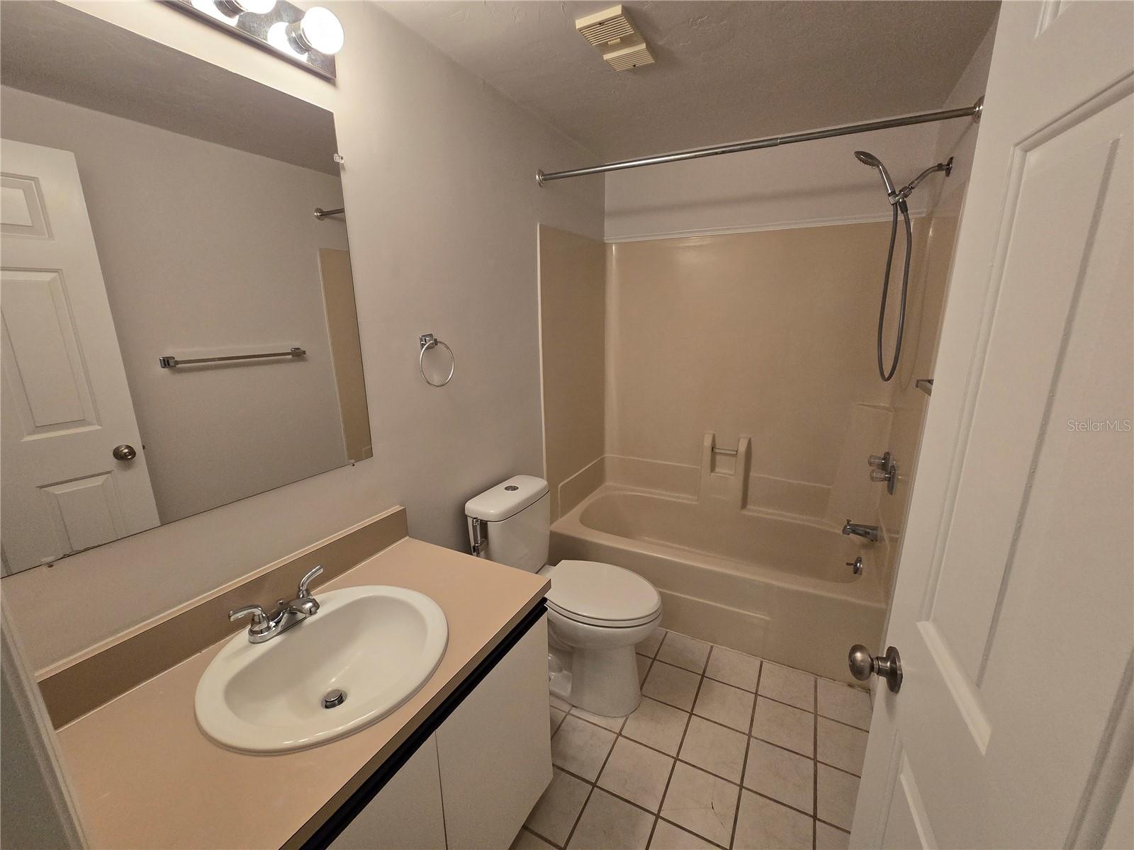 OAKBROOK - CONDO - Residential Lease