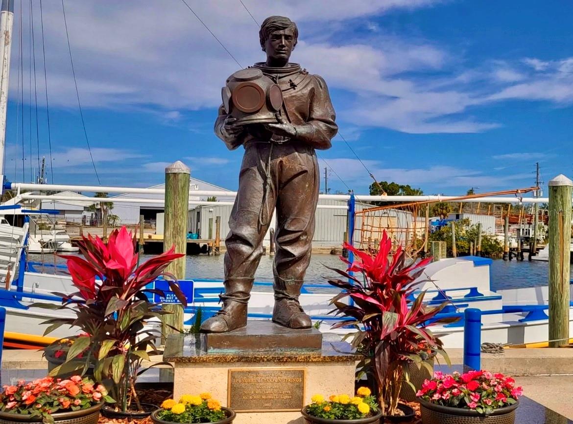 HILLCREST SUB - Land