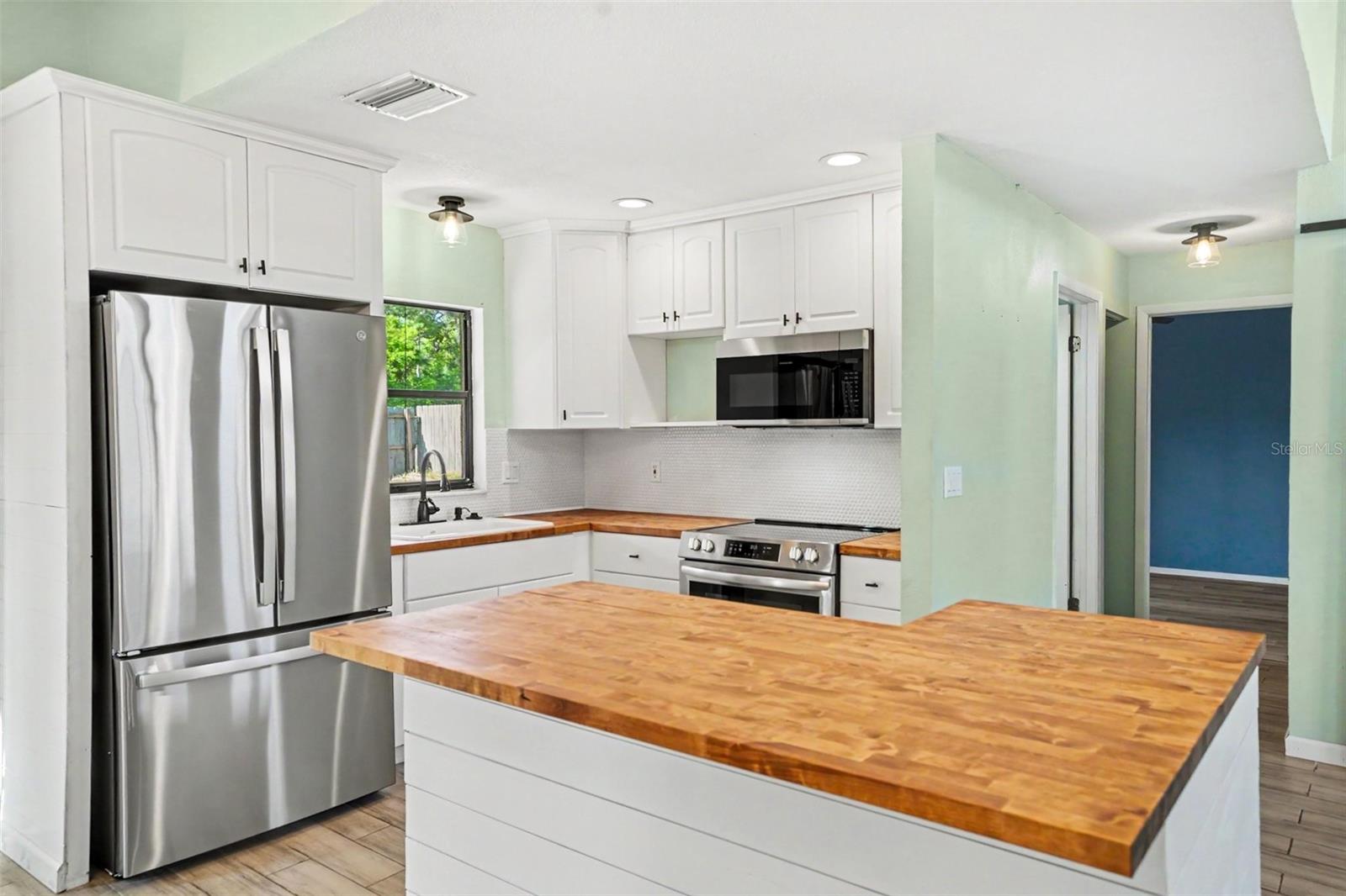 HOLIDAY LAKES WEST - Residential