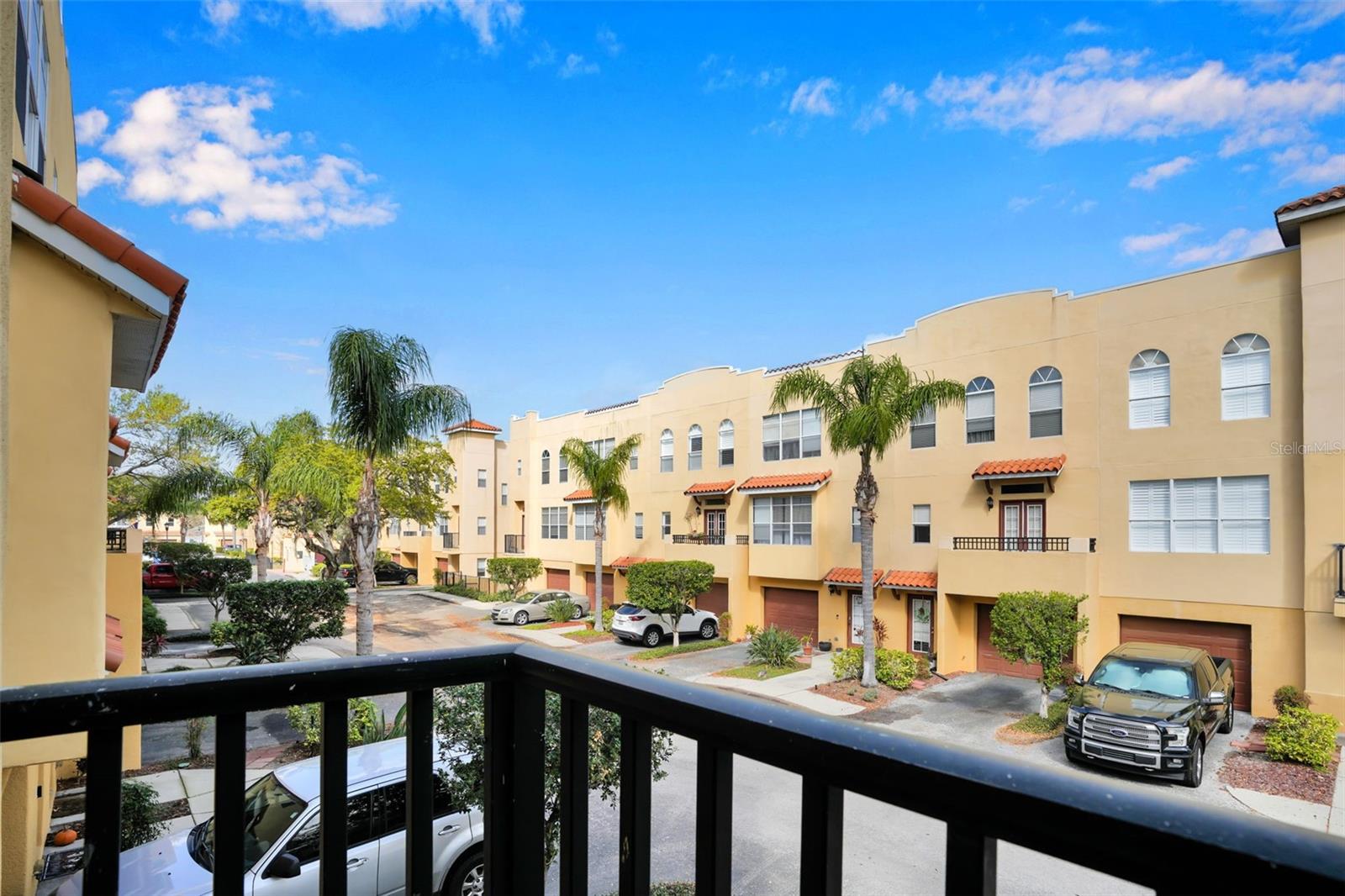VILLAS OF TOSCANA TWNHMS - Residential Lease