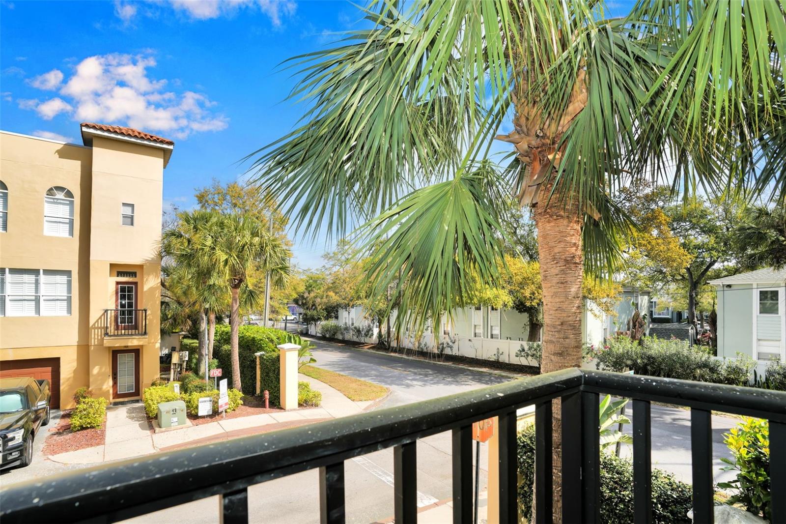 VILLAS OF TOSCANA TWNHMS - Residential Lease