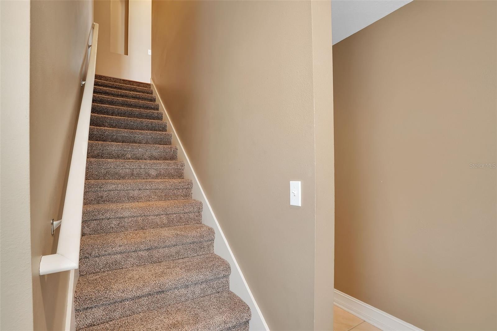 VILLAS OF TOSCANA TWNHMS - Residential Lease