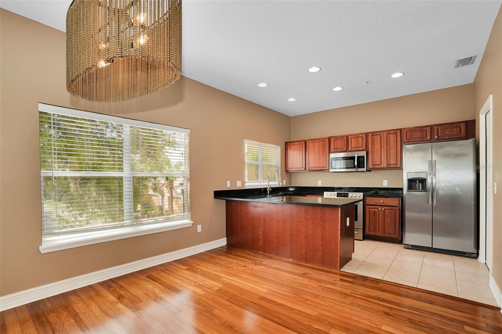 VILLAS OF TOSCANA TWNHMS - Residential Lease
