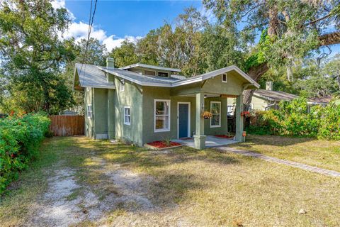 A home in DELAND