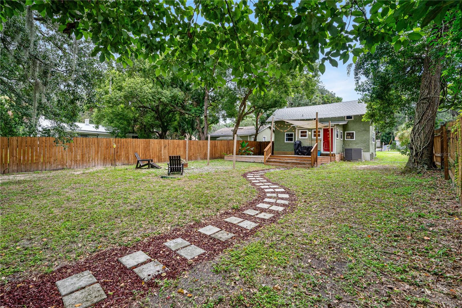 Photo 4 of 29 of 112 S CHANDLER AVENUE house