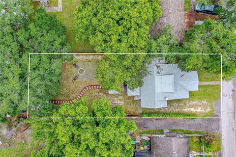 A home in DELAND