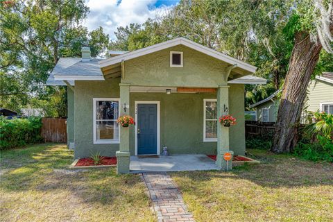 A home in DELAND