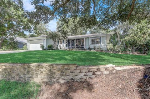 A home in EUSTIS