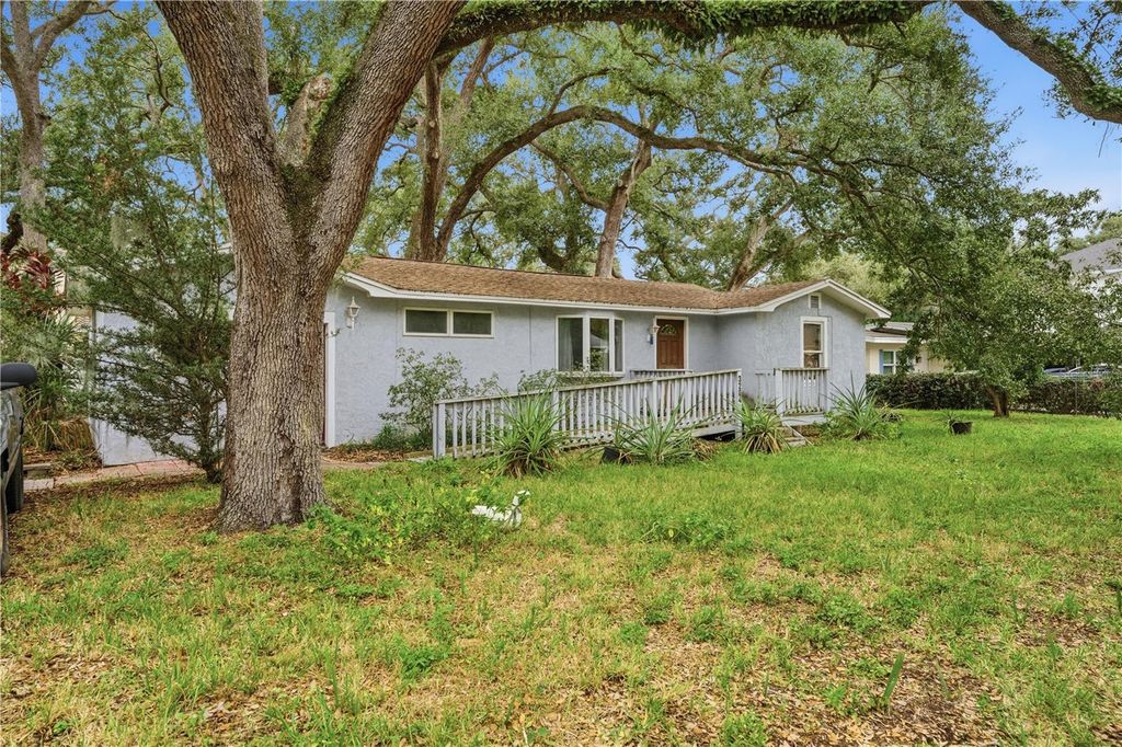 Photo of 3204 W Villa Rosa Street, Tampa, FL 33611 (MLS # TB8469644)