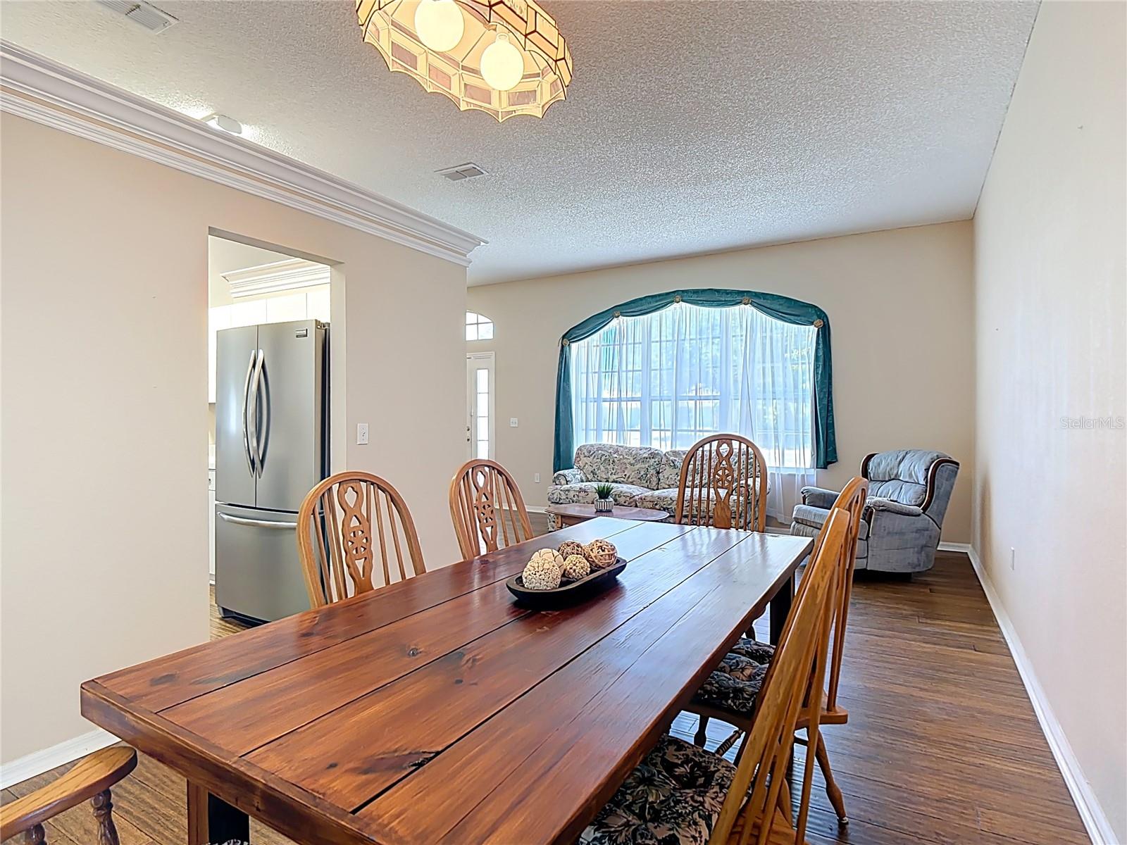 COUNTRY CLASS ESTATES - Residential