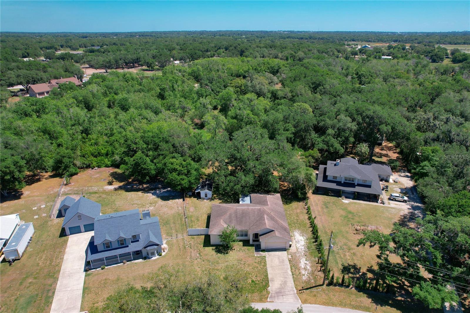 COUNTRY CLASS ESTATES - Residential