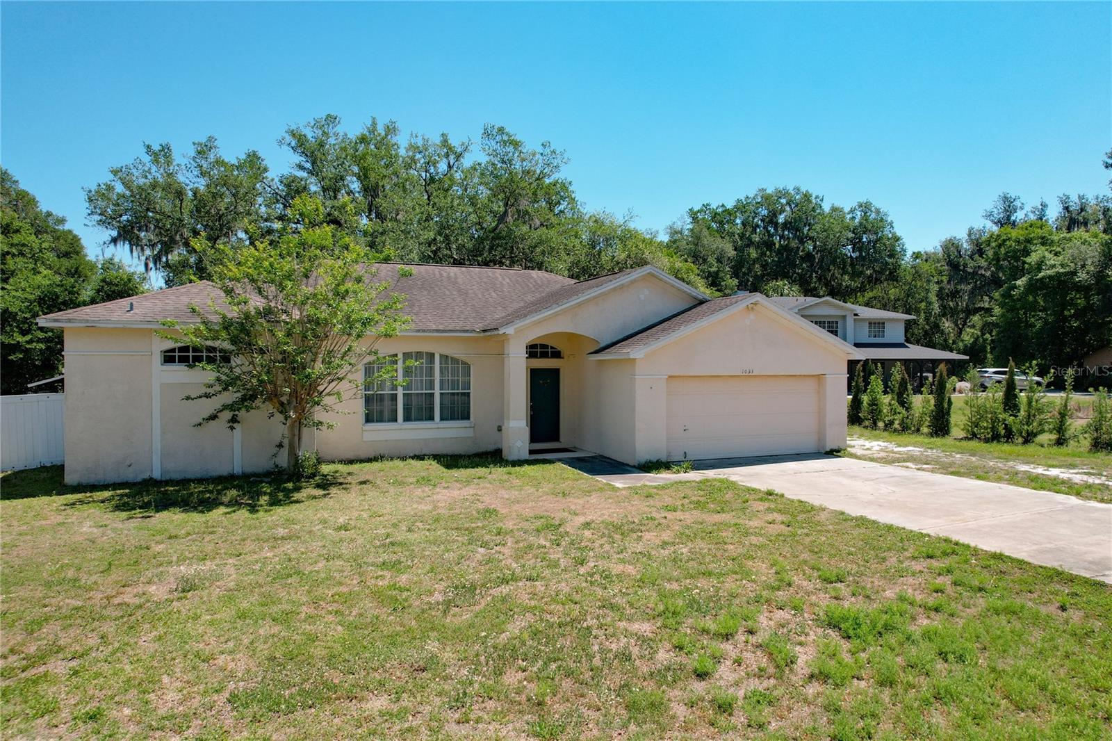 COUNTRY CLASS ESTATES - Residential