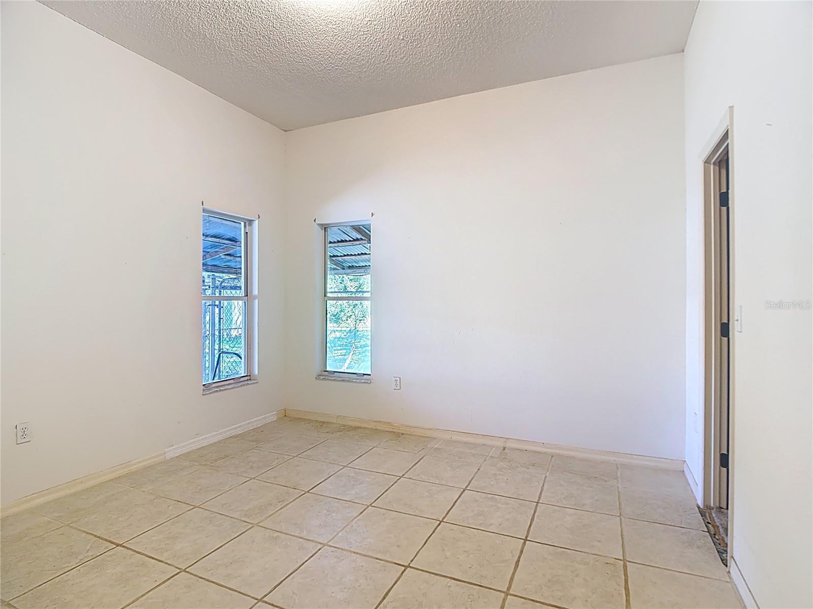 COUNTRY CLASS ESTATES - Residential