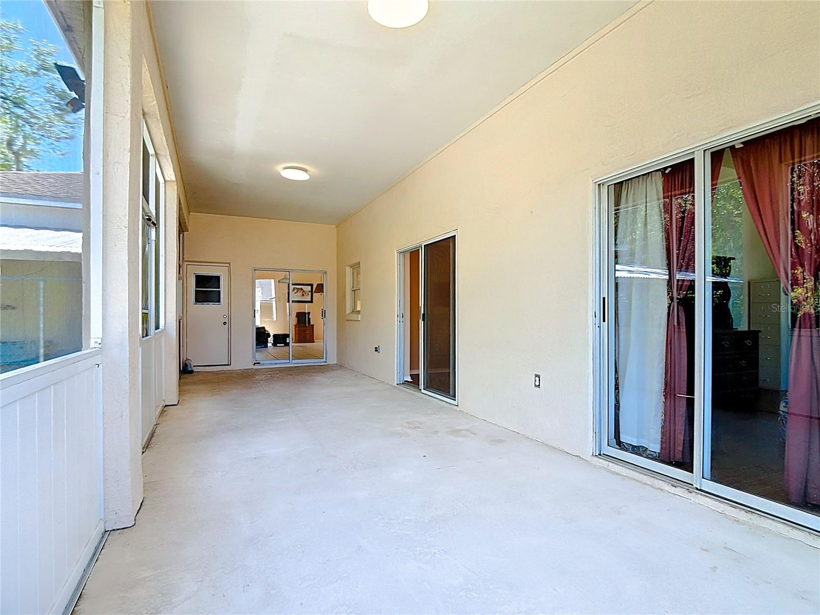 COUNTRY CLASS ESTATES - Residential