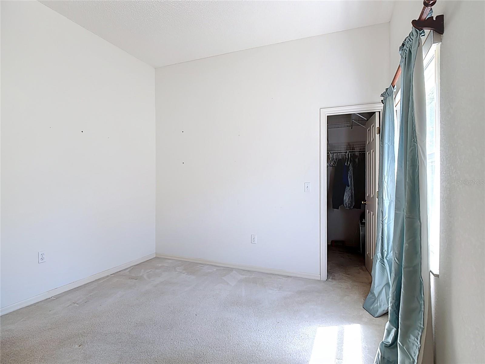 COUNTRY CLASS ESTATES - Residential