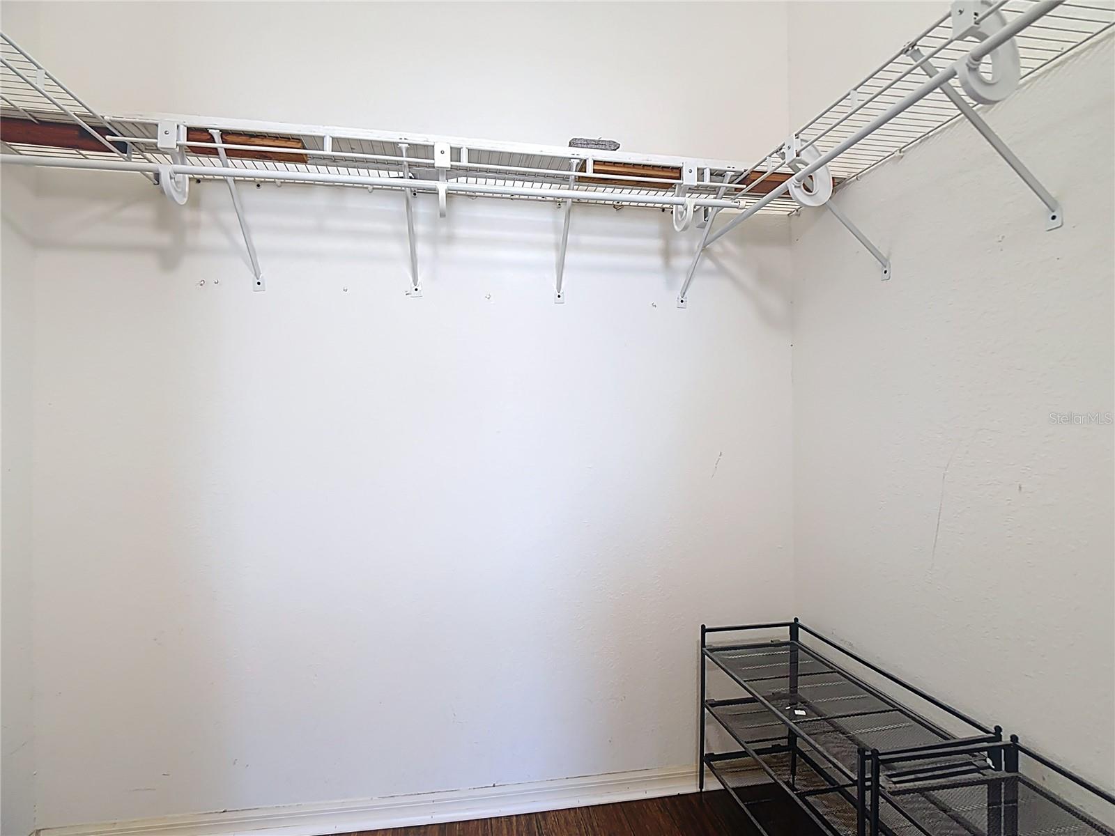 COUNTRY CLASS ESTATES - Residential