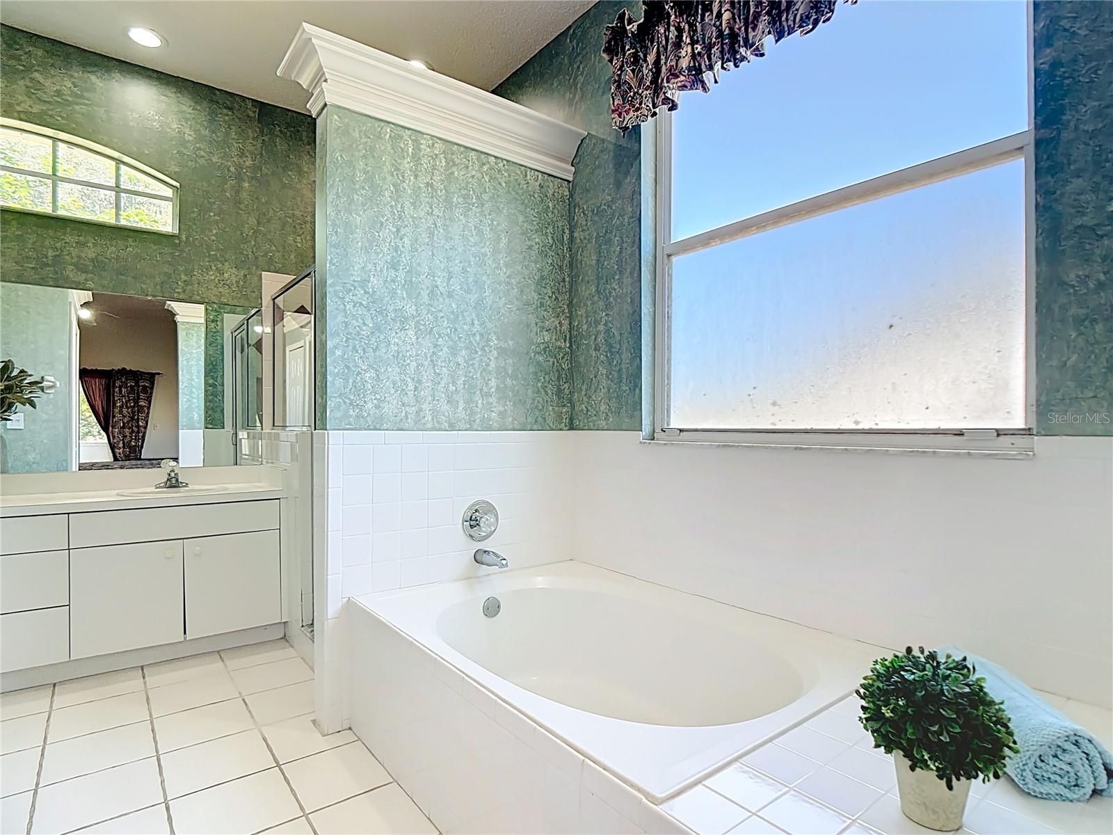 COUNTRY CLASS ESTATES - Residential