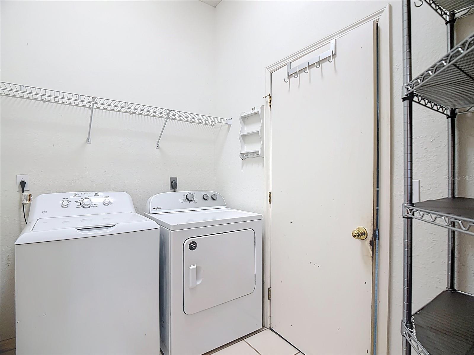 COUNTRY CLASS ESTATES - Residential