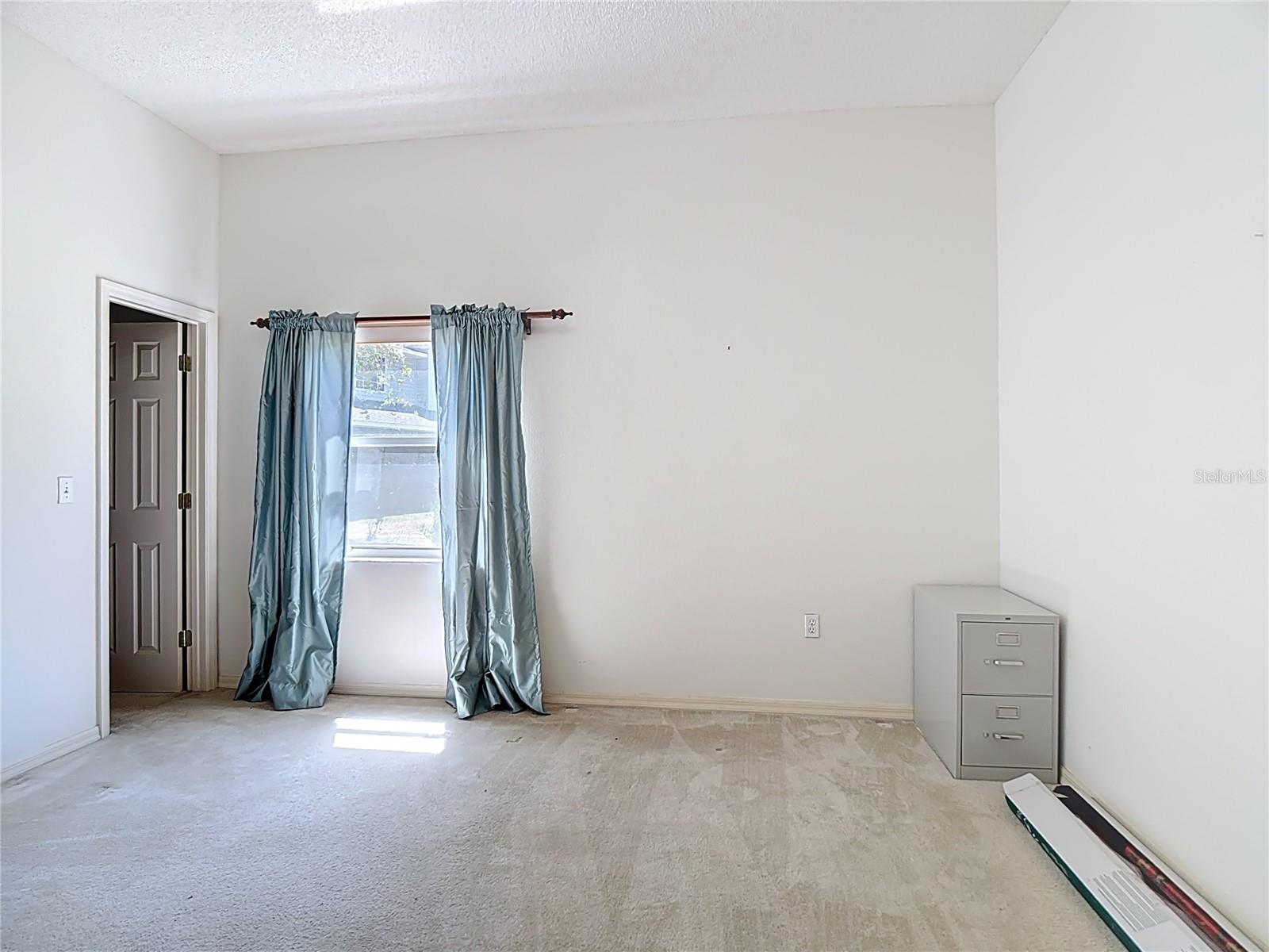 COUNTRY CLASS ESTATES - Residential