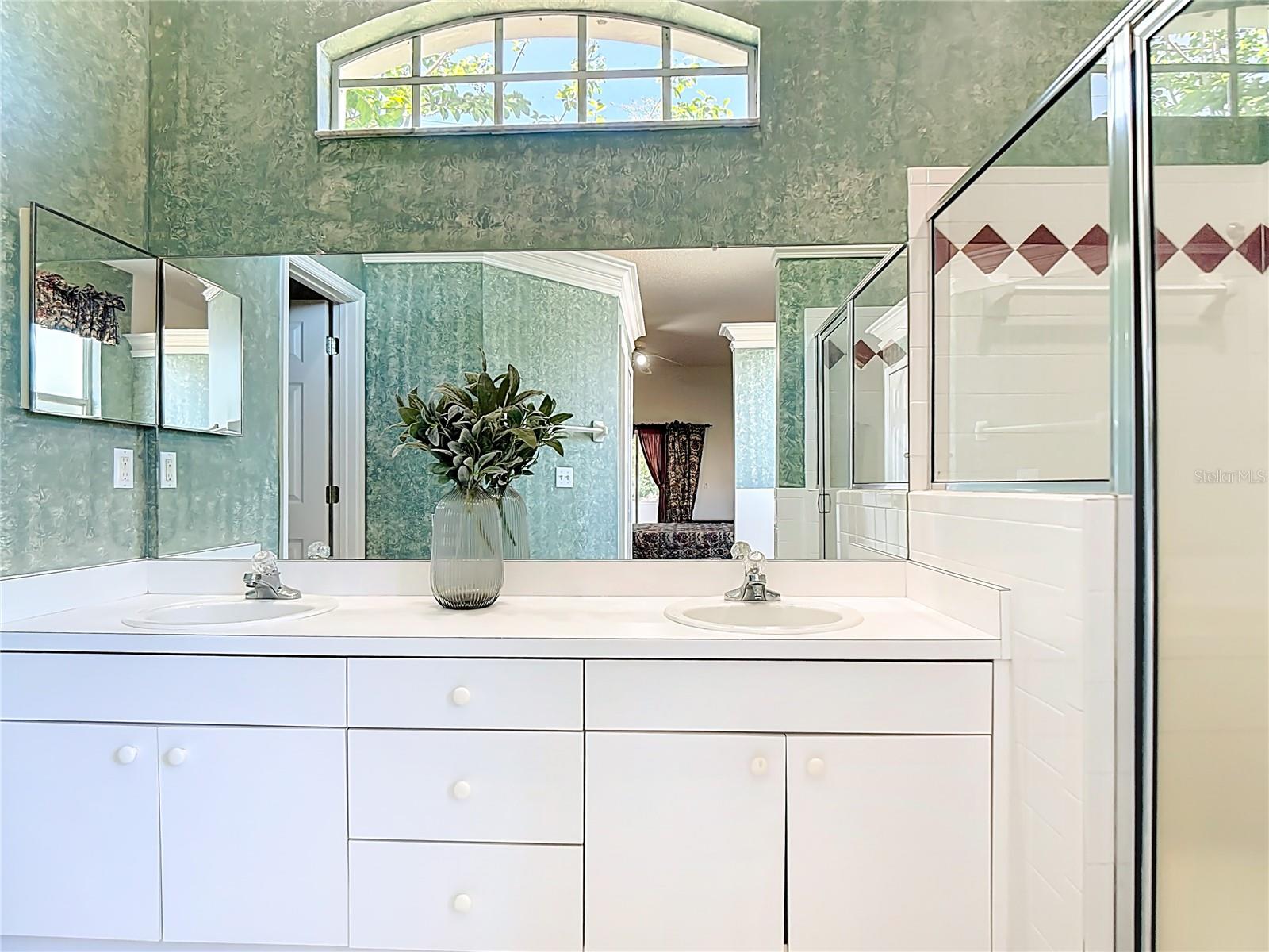 COUNTRY CLASS ESTATES - Residential