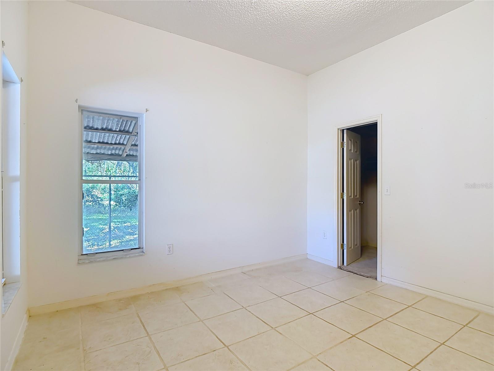 COUNTRY CLASS ESTATES - Residential