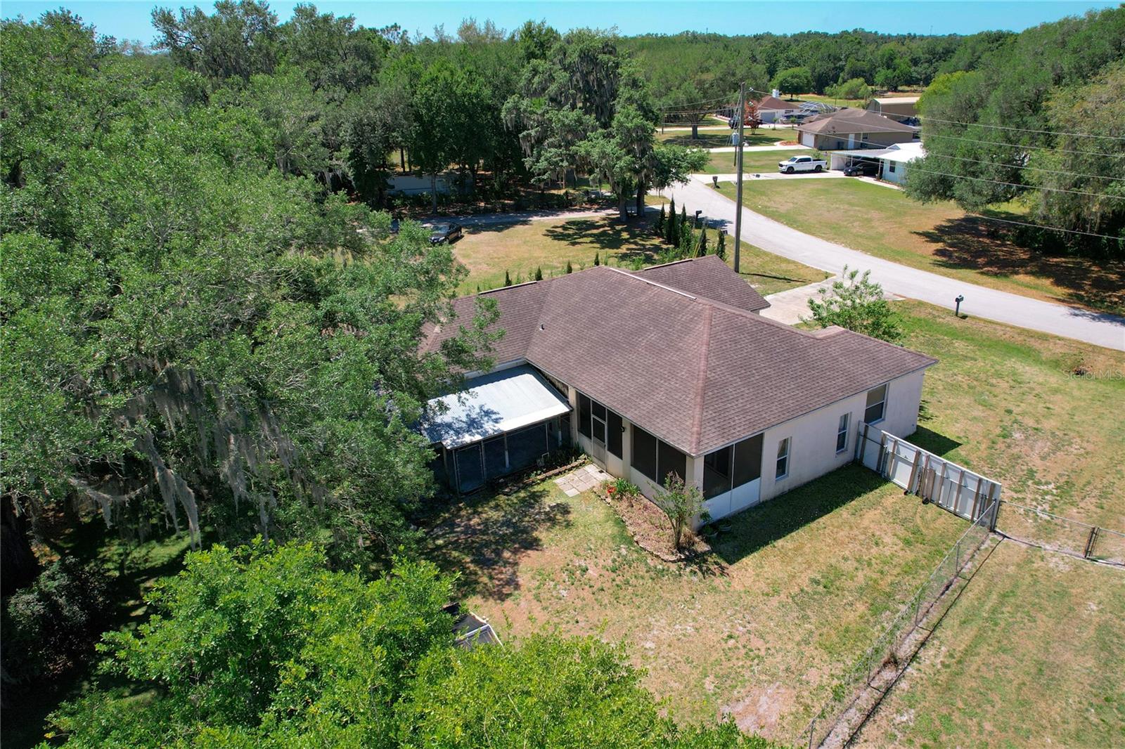 COUNTRY CLASS ESTATES - Residential