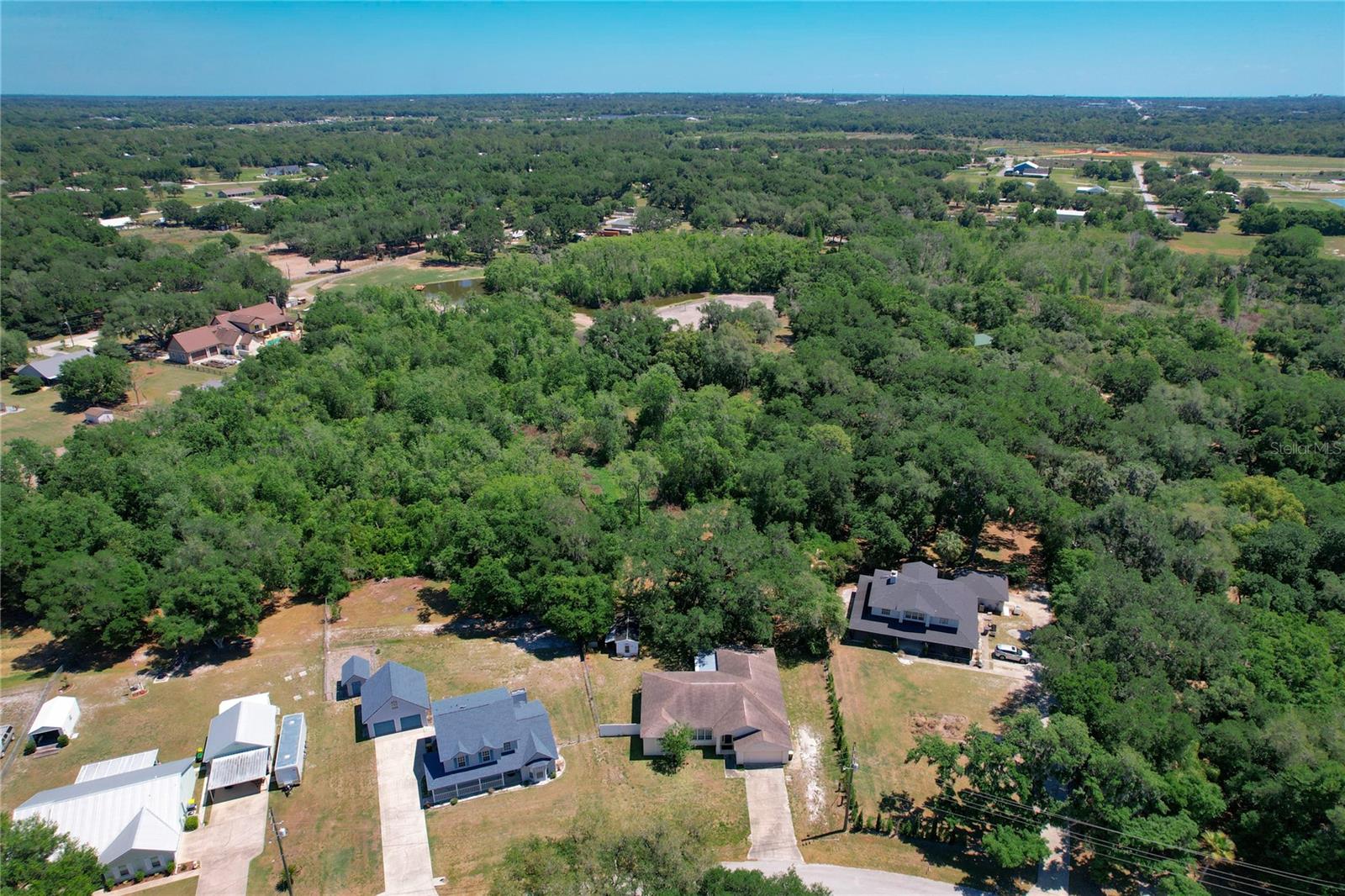 COUNTRY CLASS ESTATES - Residential