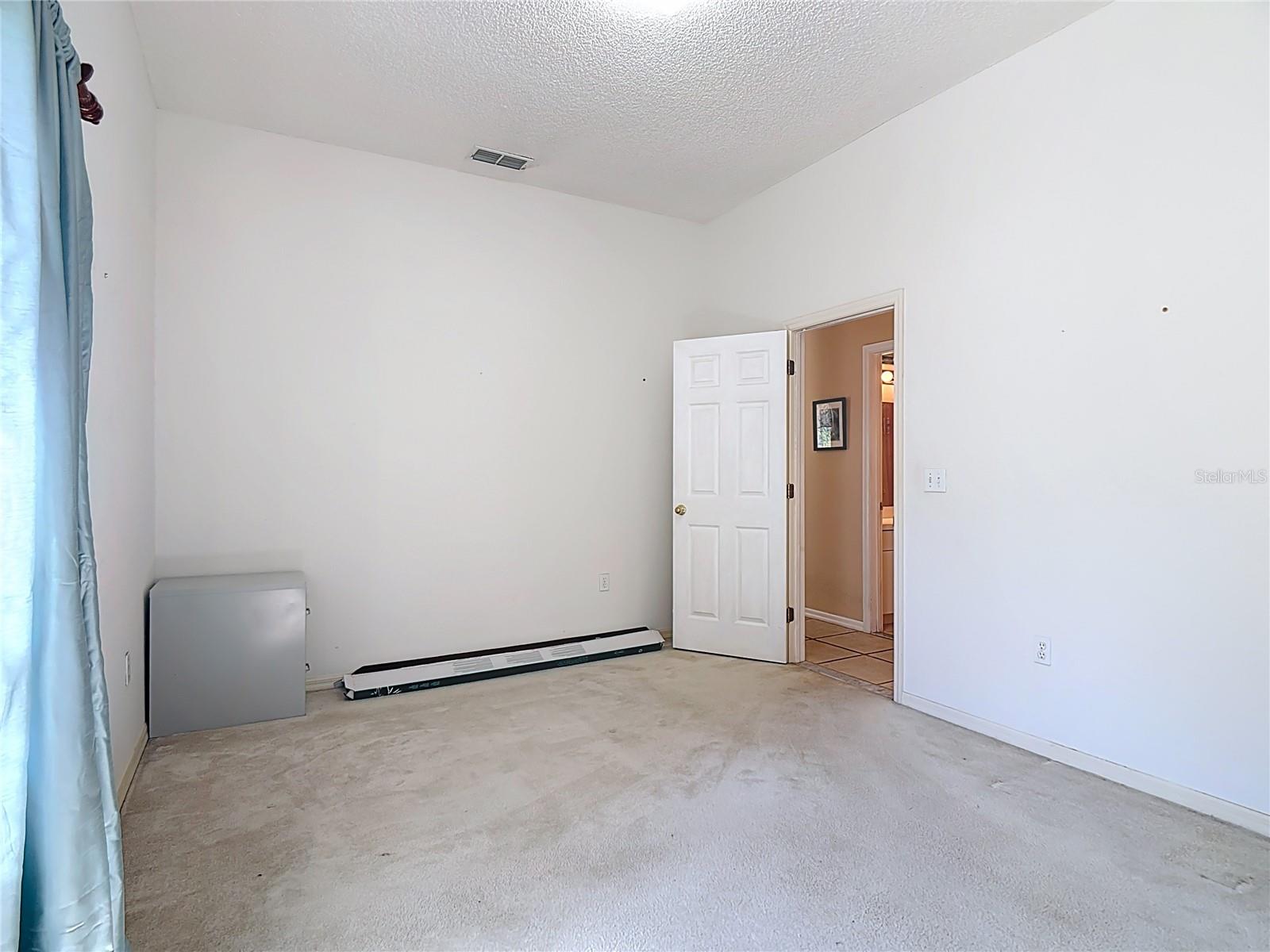 COUNTRY CLASS ESTATES - Residential