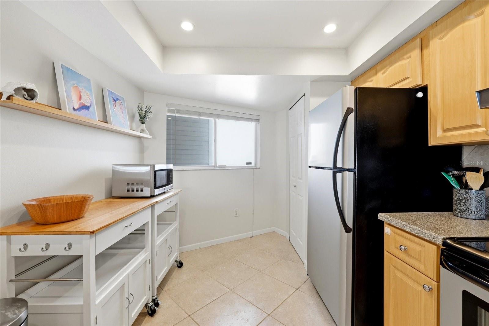 610 ISLAND WAY CONDO - Residential