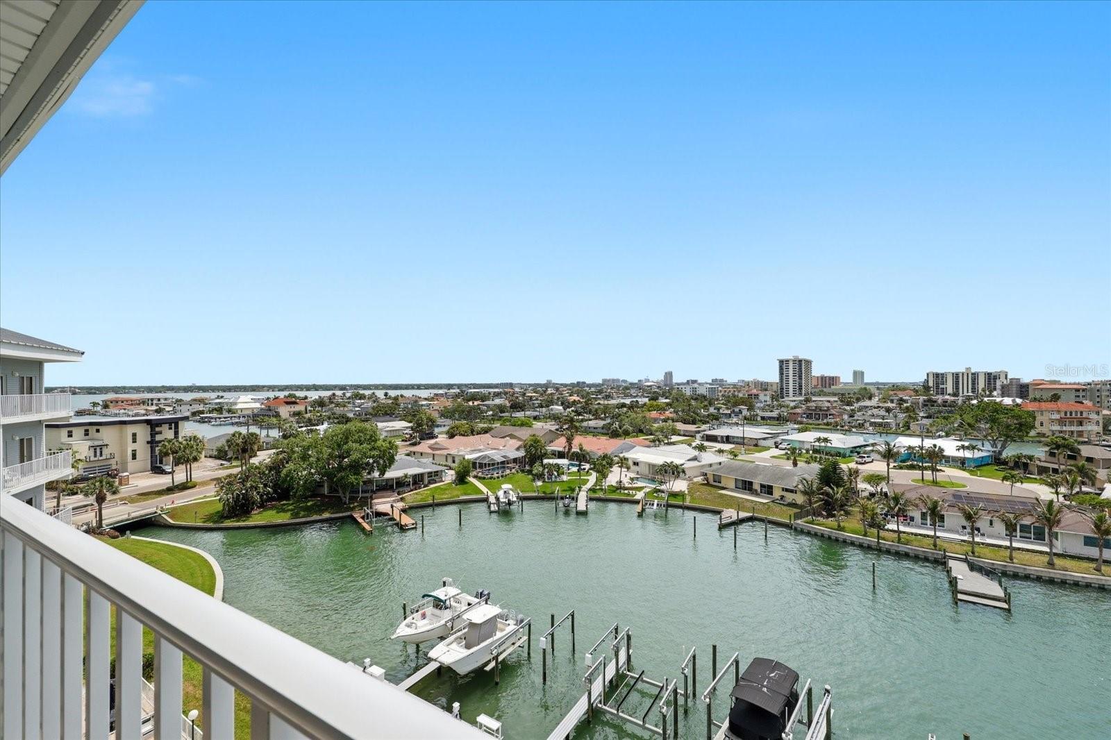 610 ISLAND WAY CONDO - Residential