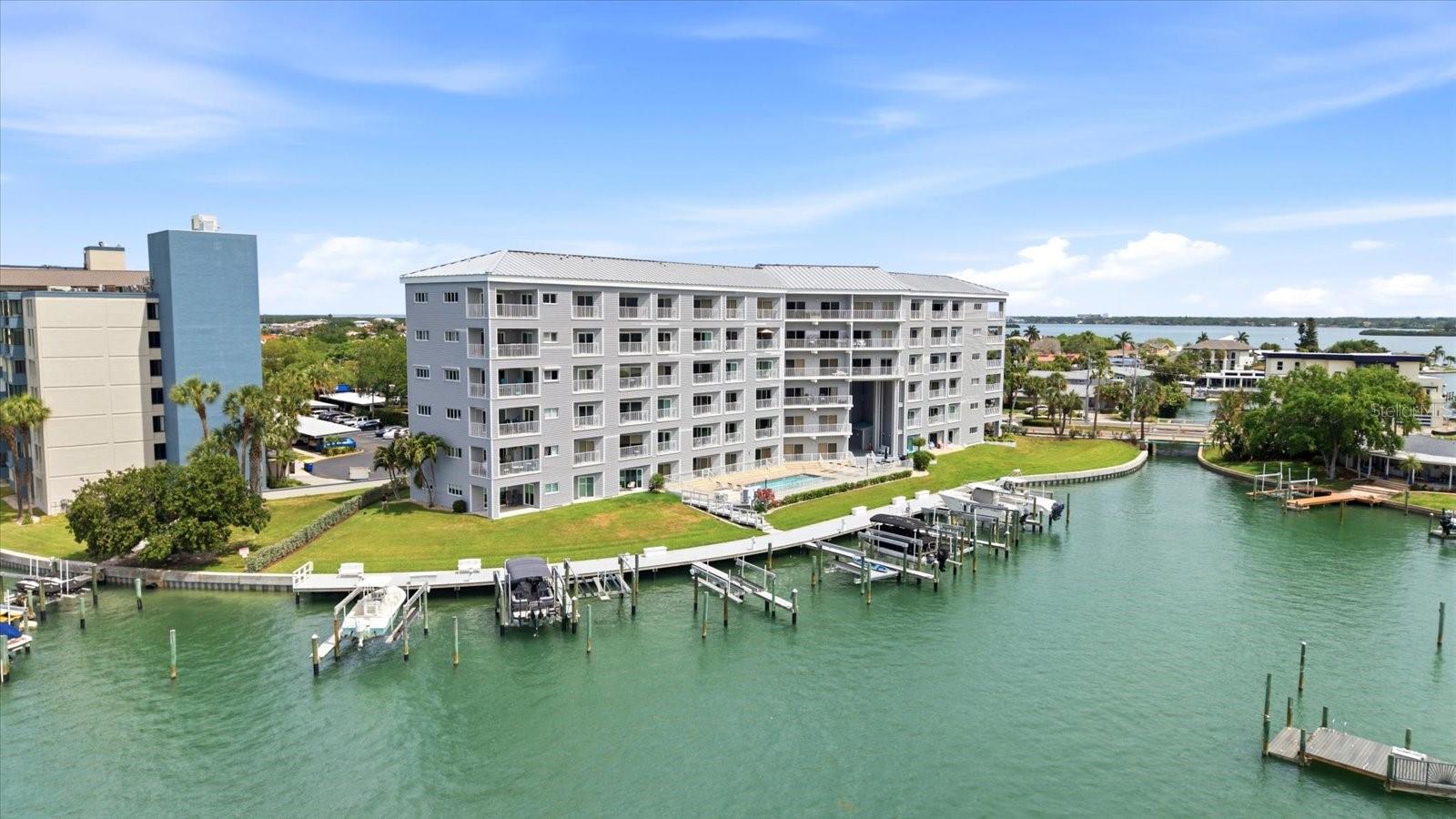 610 ISLAND WAY CONDO - Residential