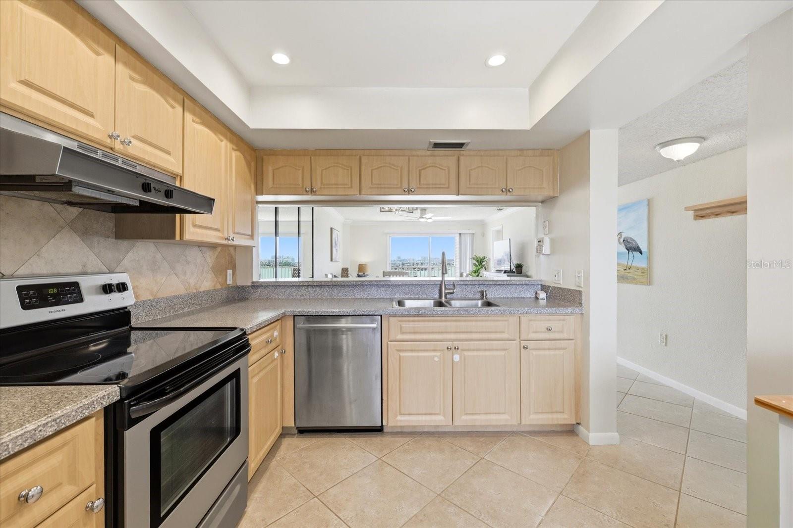 610 ISLAND WAY CONDO - Residential