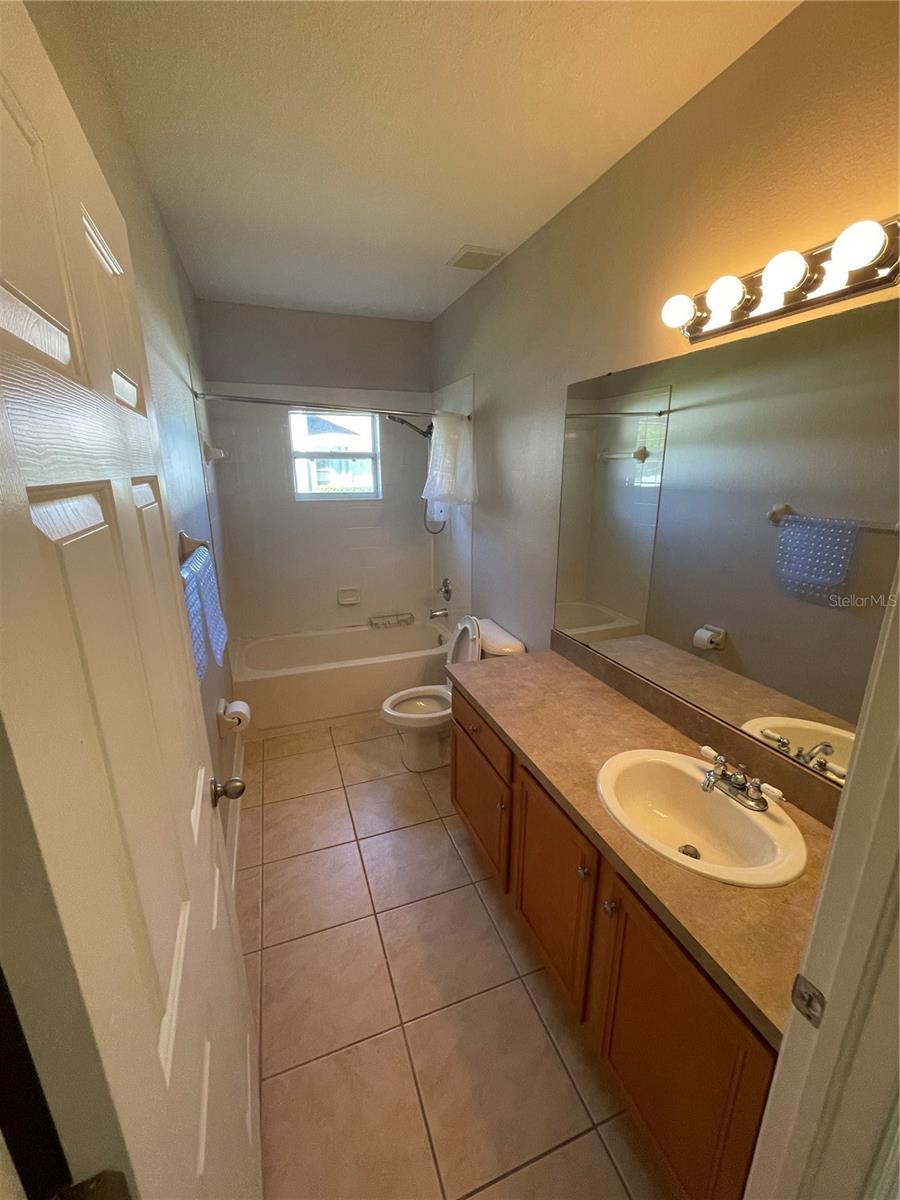 ORANGE BLOSSOM CREEK PHASE 1 - Residential Lease