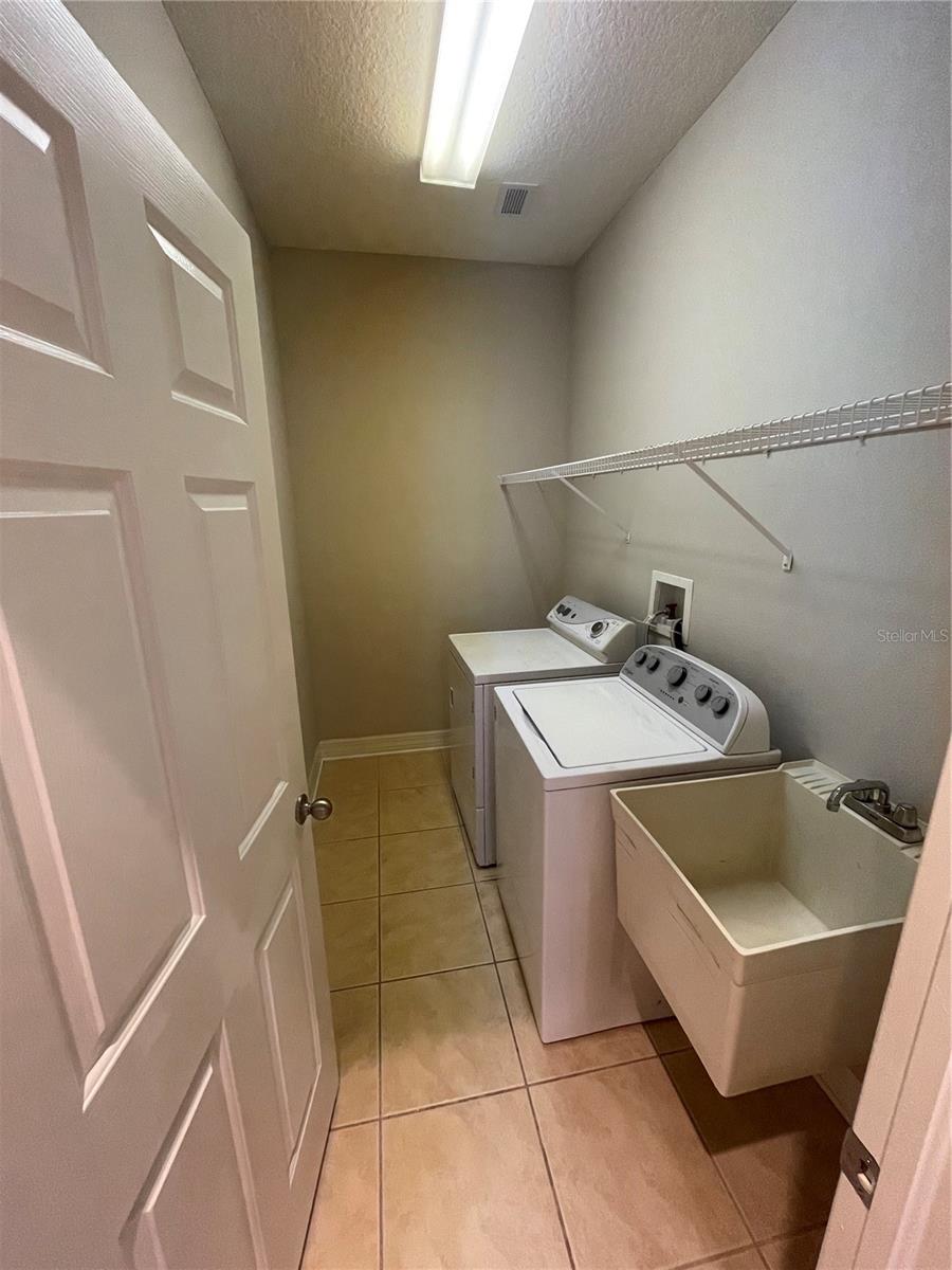 ORANGE BLOSSOM CREEK PHASE 1 - Residential Lease