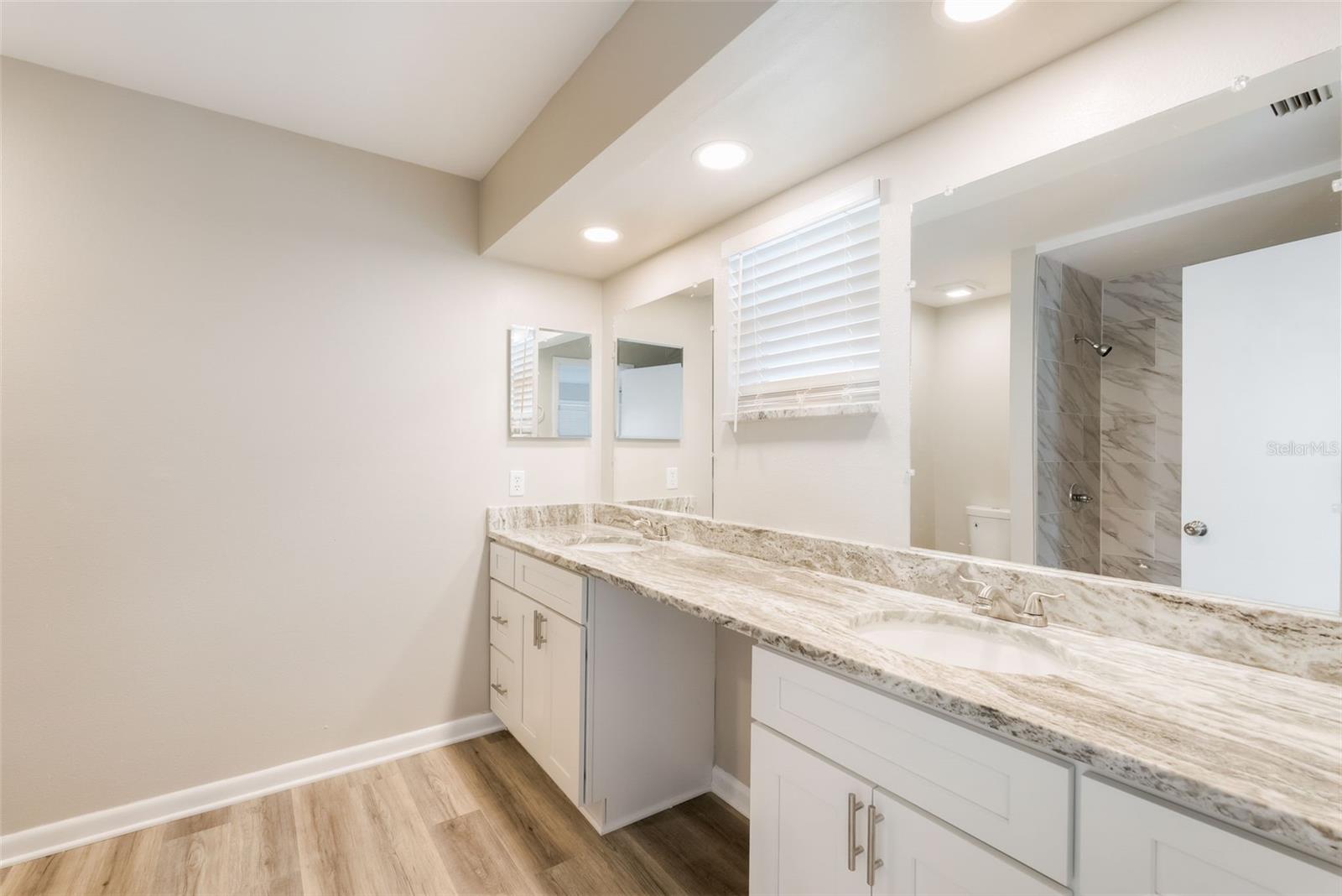 LAKE HOLLINGSWORTH ESTATES - Residential