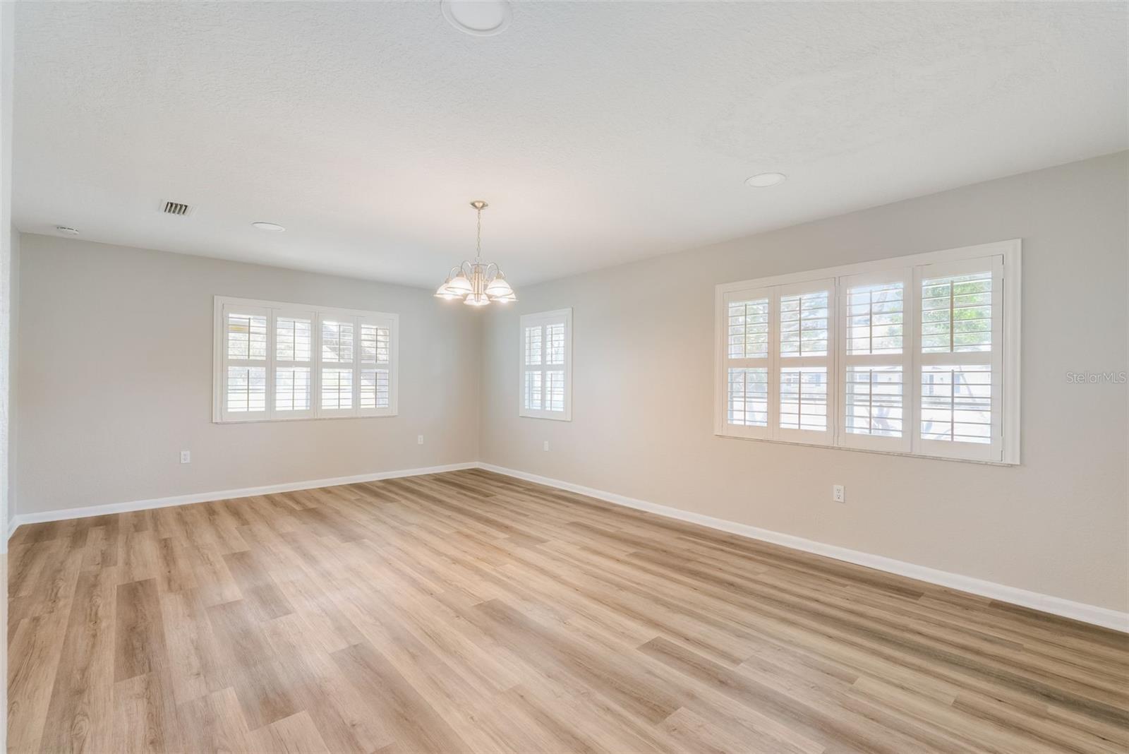 LAKE HOLLINGSWORTH ESTATES - Residential