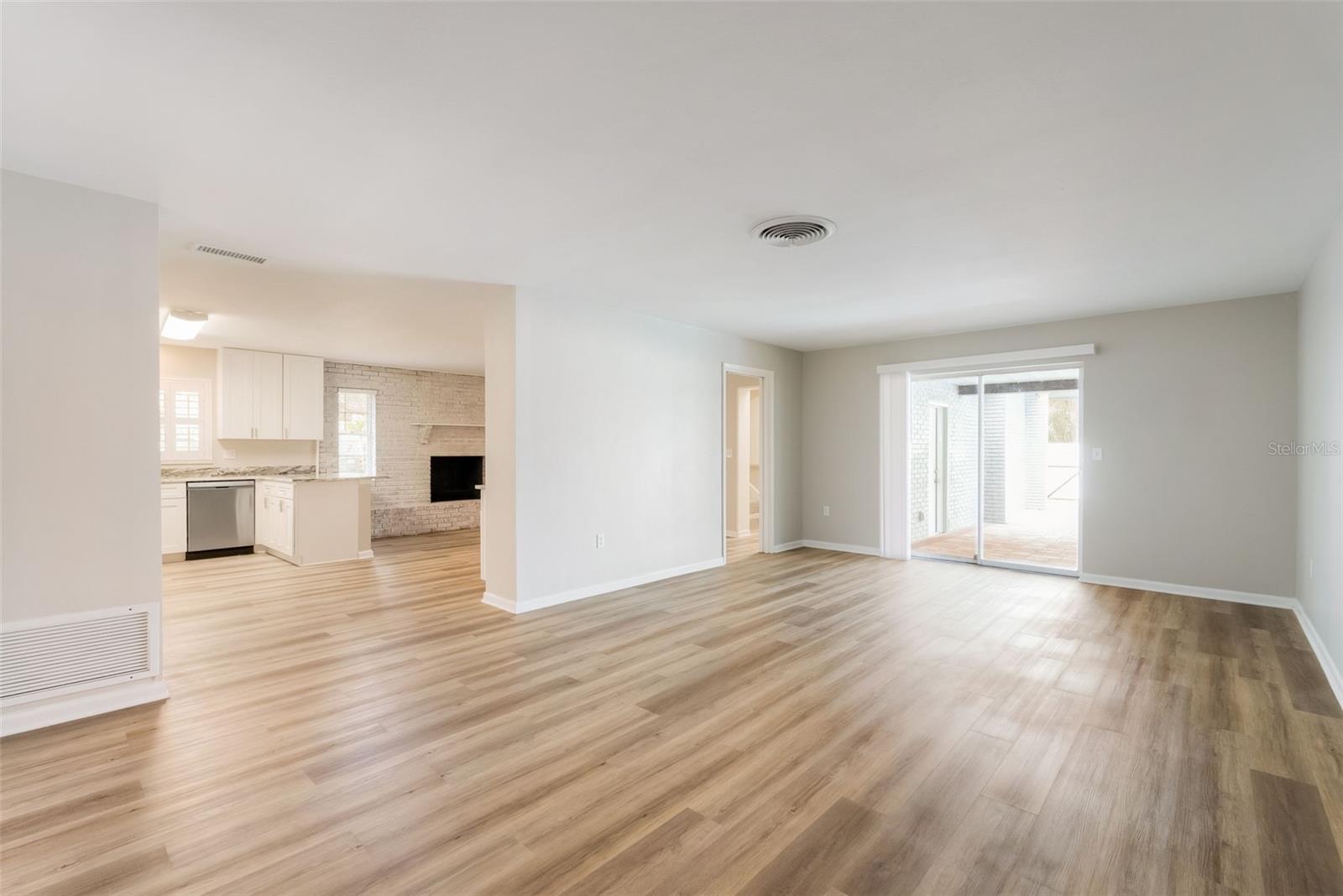 LAKE HOLLINGSWORTH ESTATES - Residential