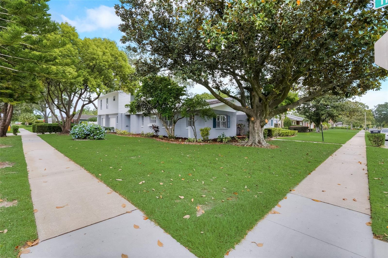 LAKE HOLLINGSWORTH ESTATES - Residential