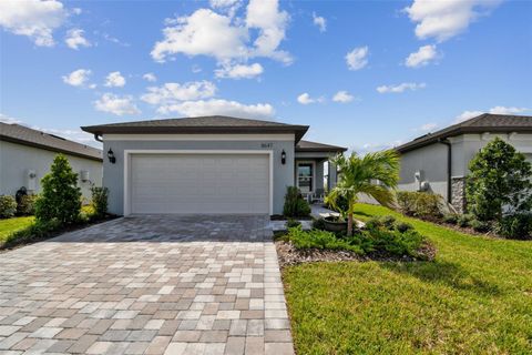 A home in PARRISH