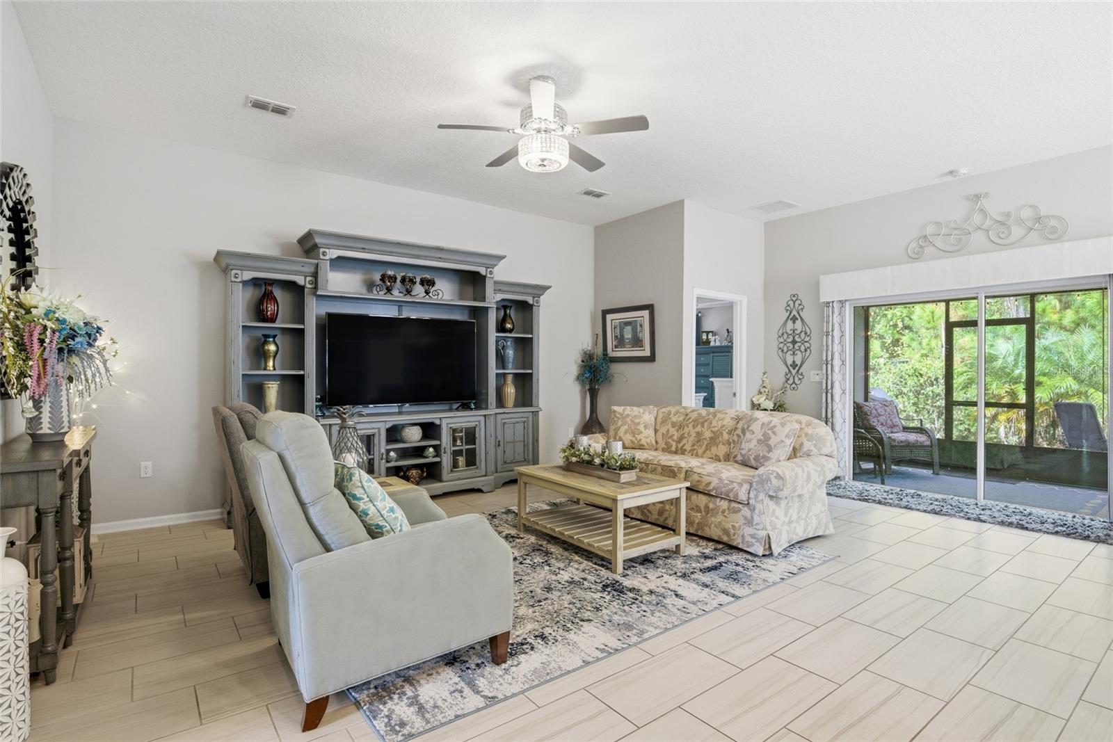 NORTHRIDGE LAKES - Residential