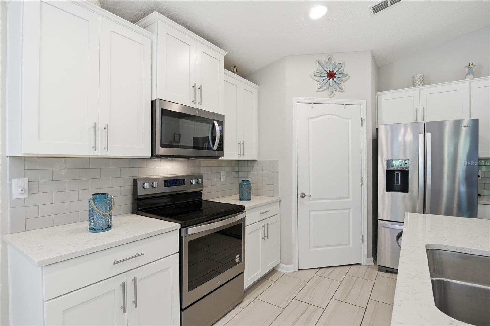 NORTHRIDGE LAKES - Residential