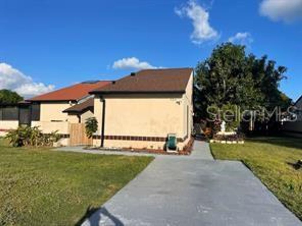 Photo of 639 Golden Sunshine Circle, Orlando, FL 32807 (MLS # O6349916)
