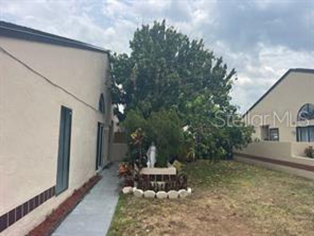 Photo of 639 Golden Sunshine Circle, Orlando, FL 32807 (MLS # O6349916)