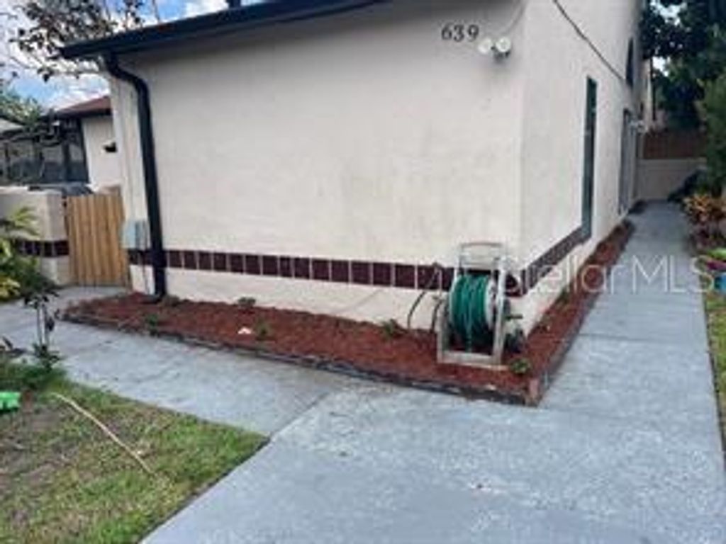 Photo of 639 Golden Sunshine Circle, Orlando, FL 32807 (MLS # O6349916)