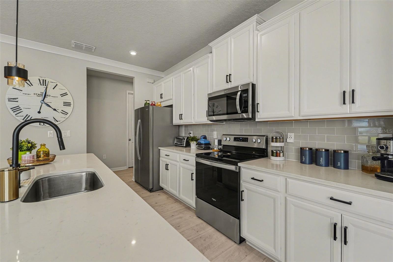 5975 TIMBERDALE AVENUE