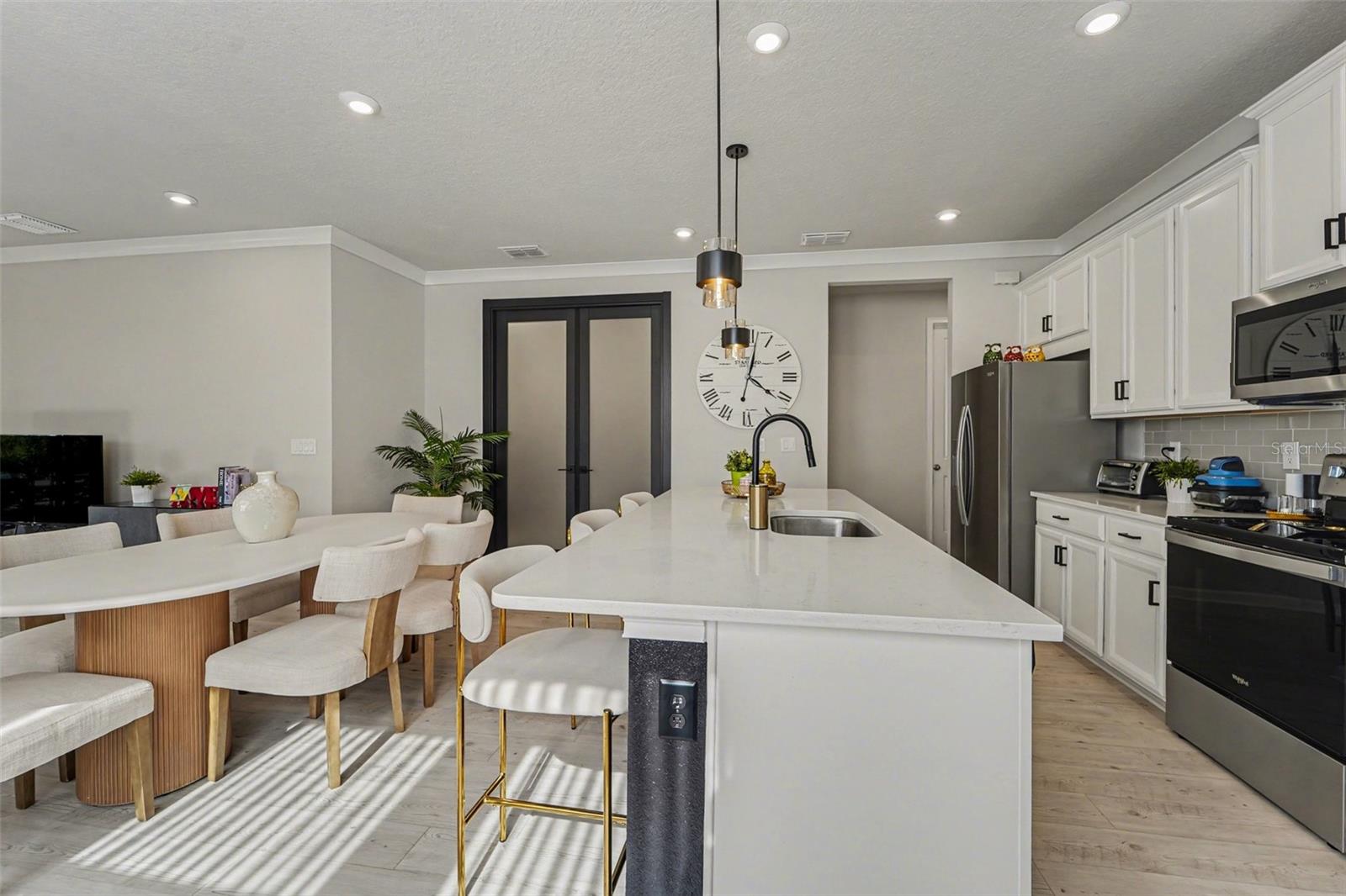 5975 TIMBERDALE AVENUE