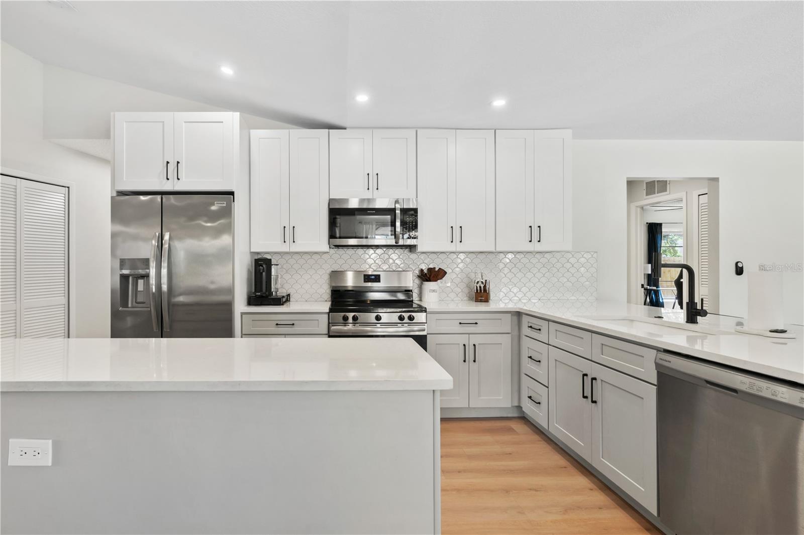 LAKEVIEW VILLAGE SEC A UNI - Residential